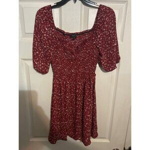 TRIX Clothing Co. Red Floral Smocked Dress, Sweetheart Neck, Puff Sleeve - M